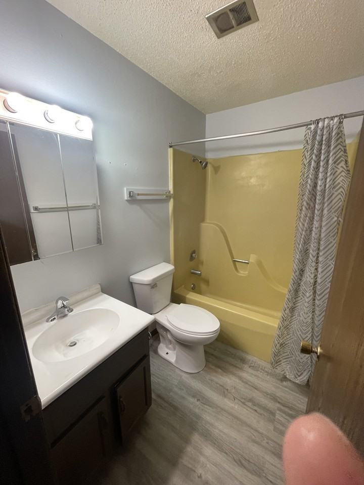 430 East Keys Avenue - Photo 3 of 8