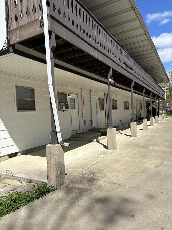 430 East Keys Avenue - Photo 7 of 8