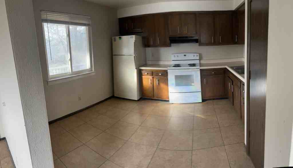 805 West Pine Hill Lane - Photo 2 of 7