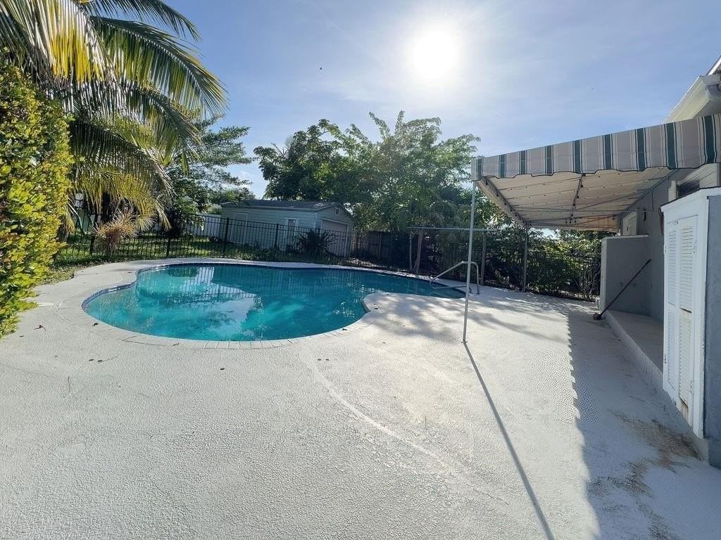 902 Northeast 34th Street - Photo 5 of 41