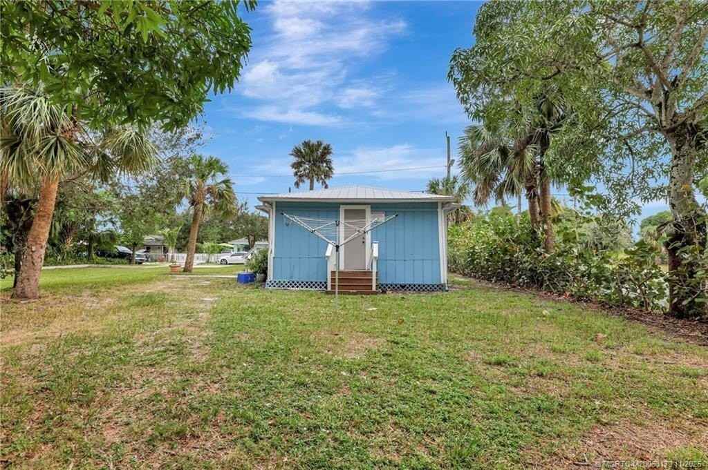 922 Southeast Bayou Avenue #A - Photo 4 of 17