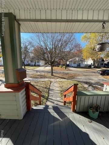 808 Laprairie St - Photo 3 of 17