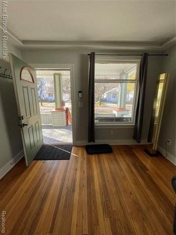 808 Laprairie St - Photo 4 of 17