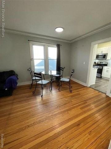 808 Laprairie St - Photo 6 of 17