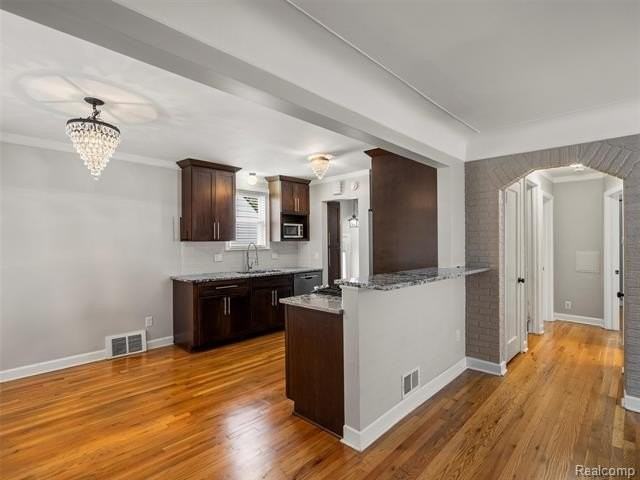 212 Devillen Avenue - Photo 4 of 16