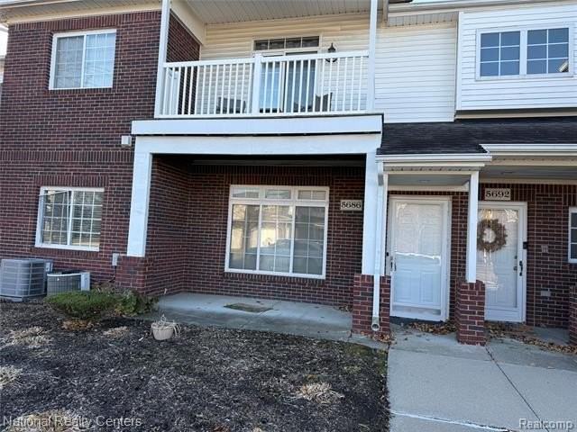 5686 Acorn Ln - Photo 2 of 21