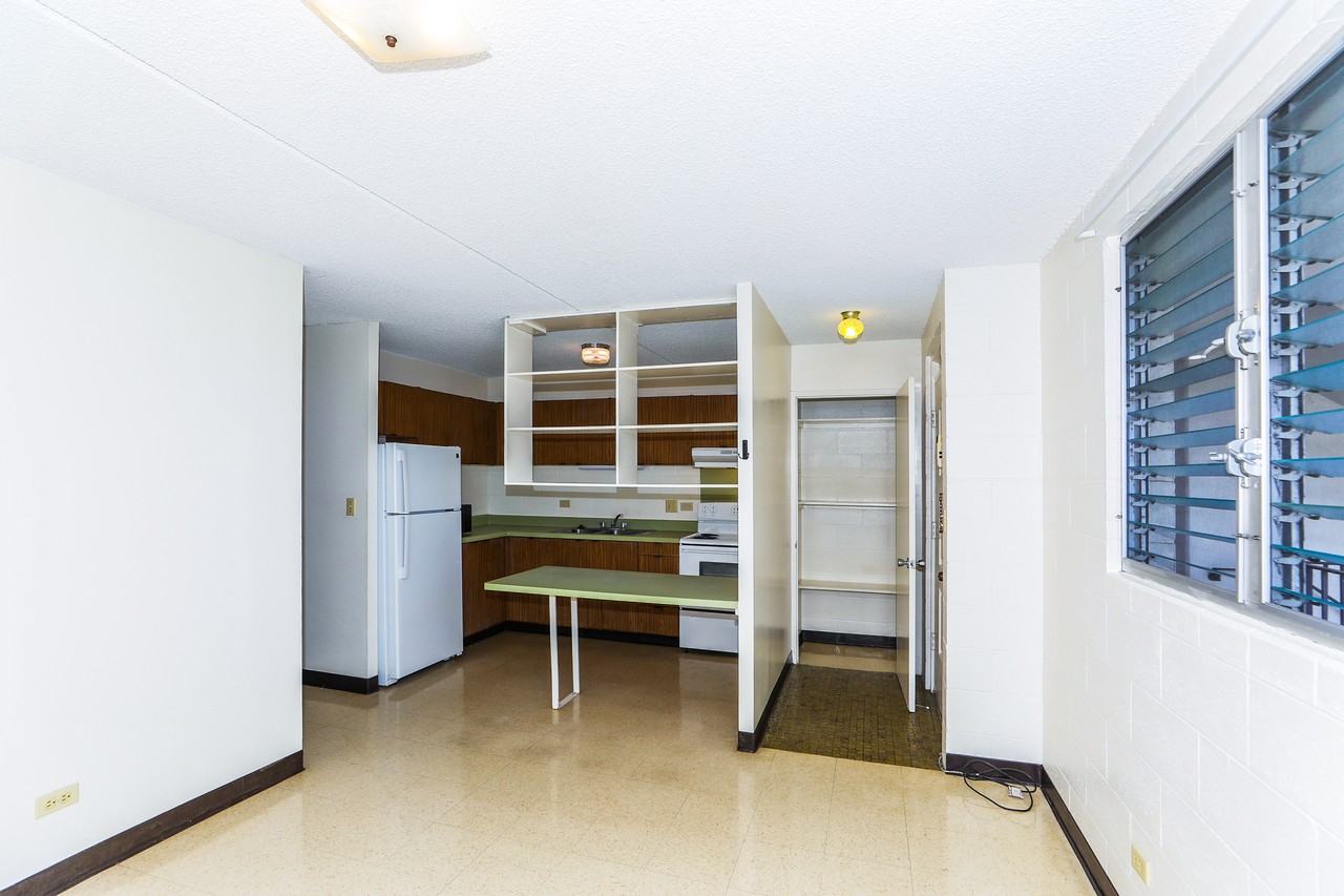 1747 Pali Highway - Photo 2 of 6