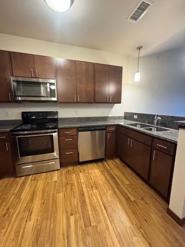 Waubesa Village D - Photo 4 of 50