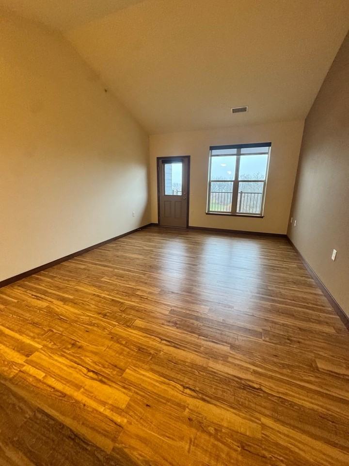 Waubesa Village D - Photo 7 of 50