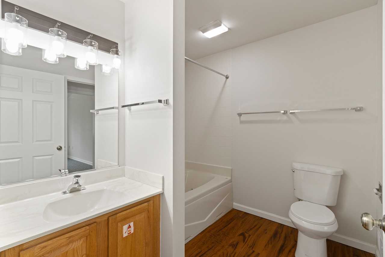 Lake Point Commons - Photo 6 of 50