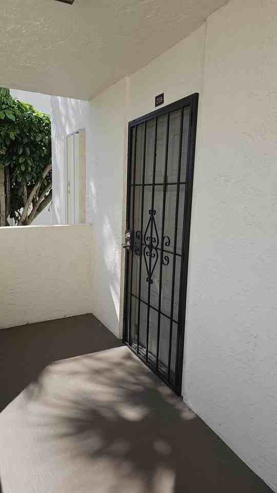 3138 Via Poinciana #209 - Photo 2 of 27