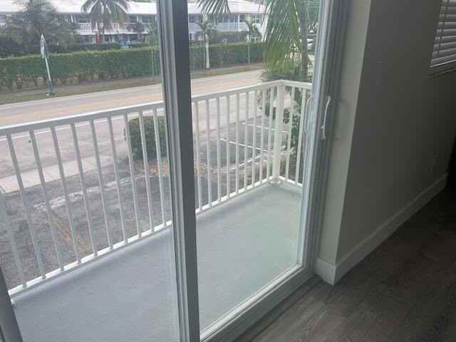 217 Se 20th Ave #6 - Photo 4 of 14