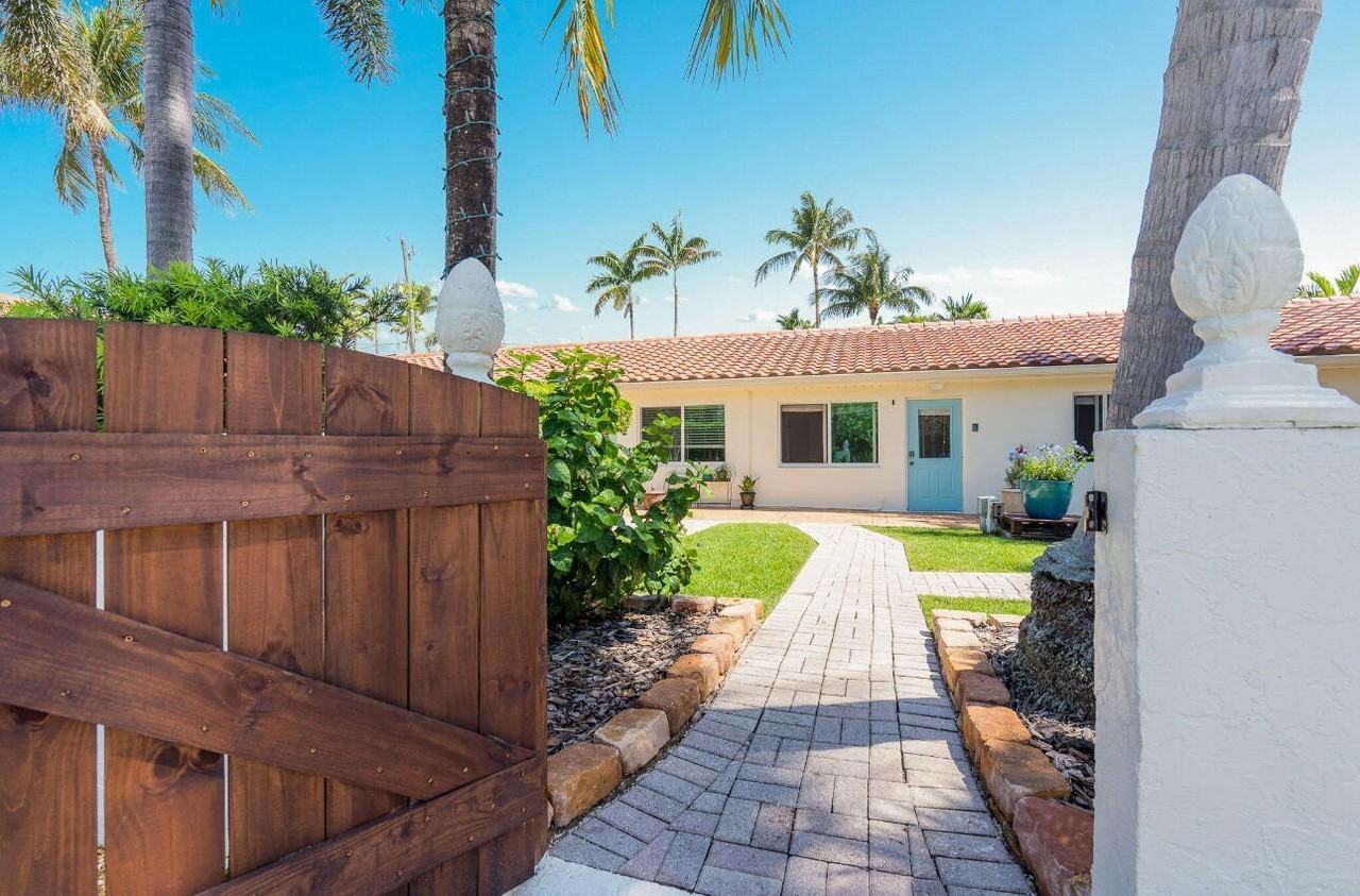 11 Tropical Drive #4 - Photo 2 of 7