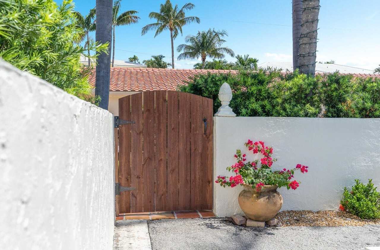 11 Tropical Drive #4 - Photo 6 of 7