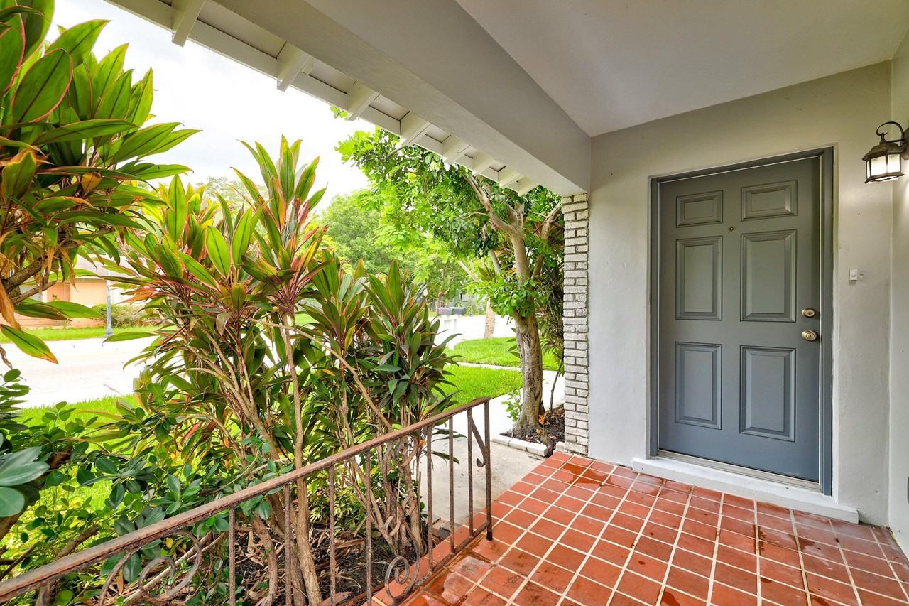 125 S 10th St - Photo 3 of 30