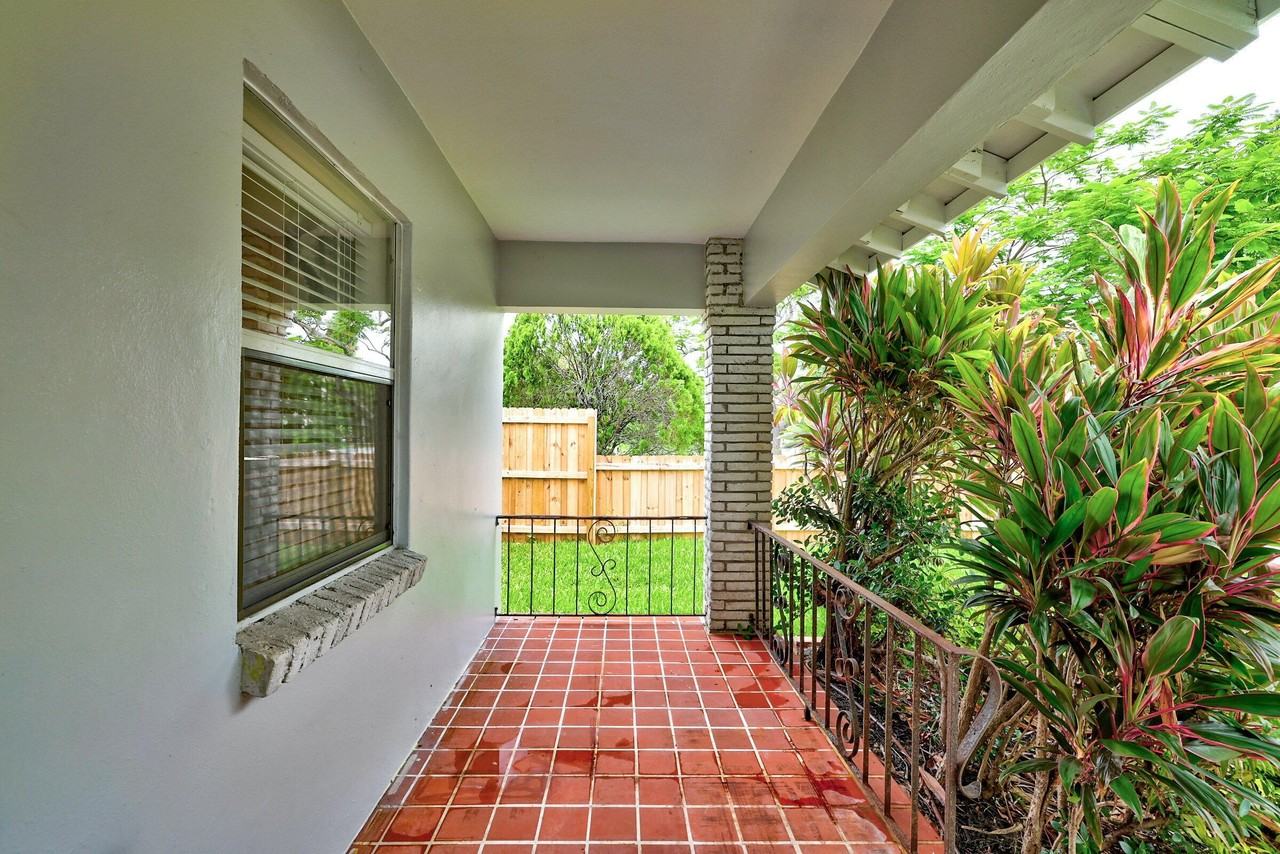 125 S 10th St - Photo 4 of 30