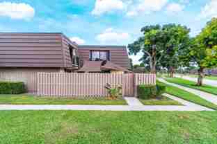 1015 10th Court - Photo 1 of 1