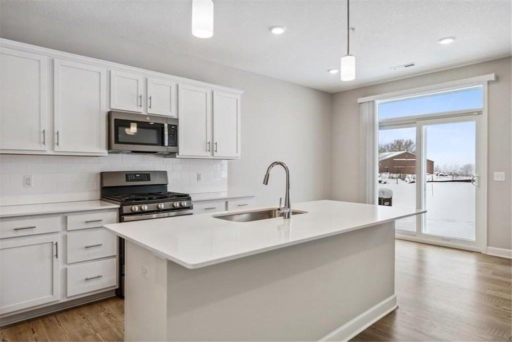 9450 4th Street North - Photo 3 of 30