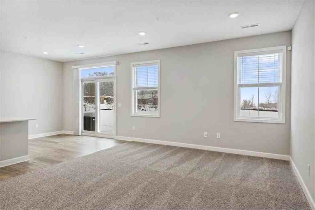 9417 4th Street Lane North - Photo 6 of 30