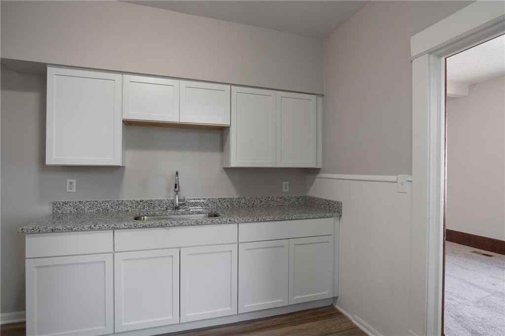 188 Wyoming St E - Photo 4 of 16