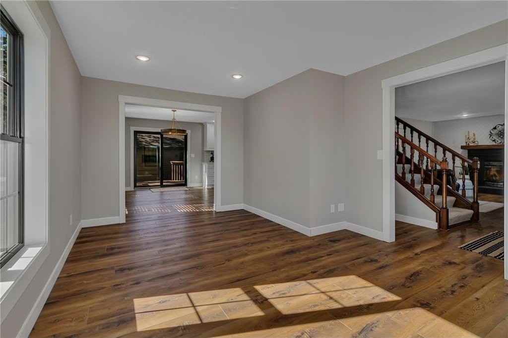 501 Riverside Avenue North - Photo 5 of 17