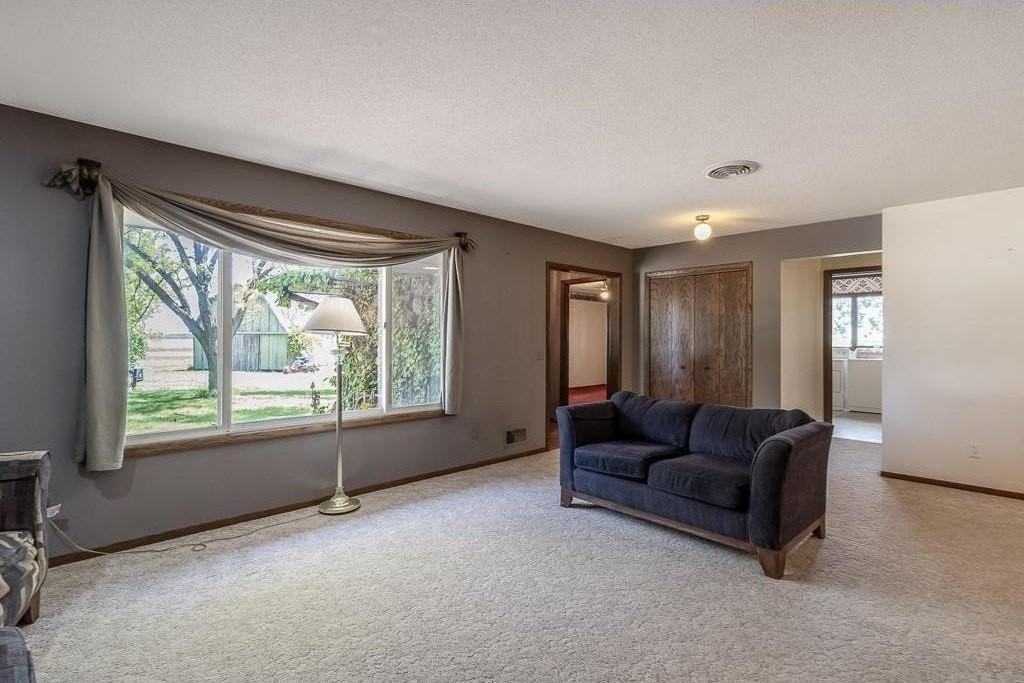 11197 608th Avenue - Photo 5 of 48