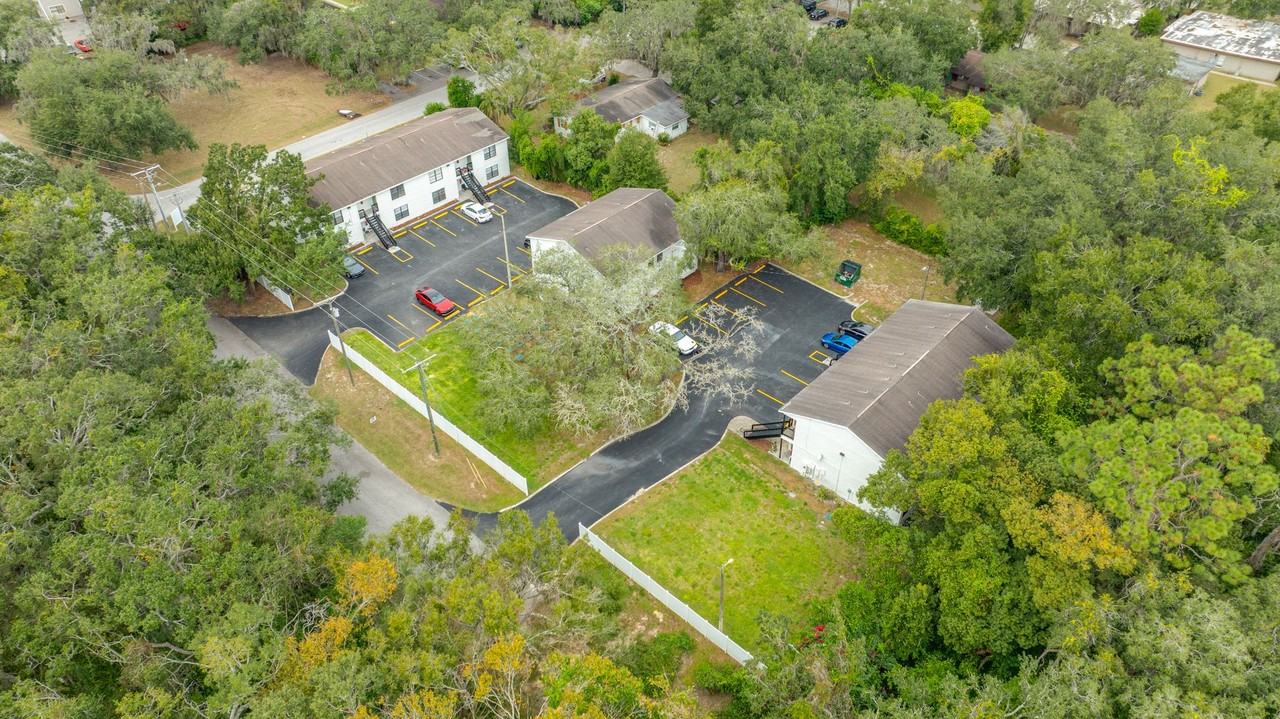 Chateau of Tampa - Photo 2 of 36