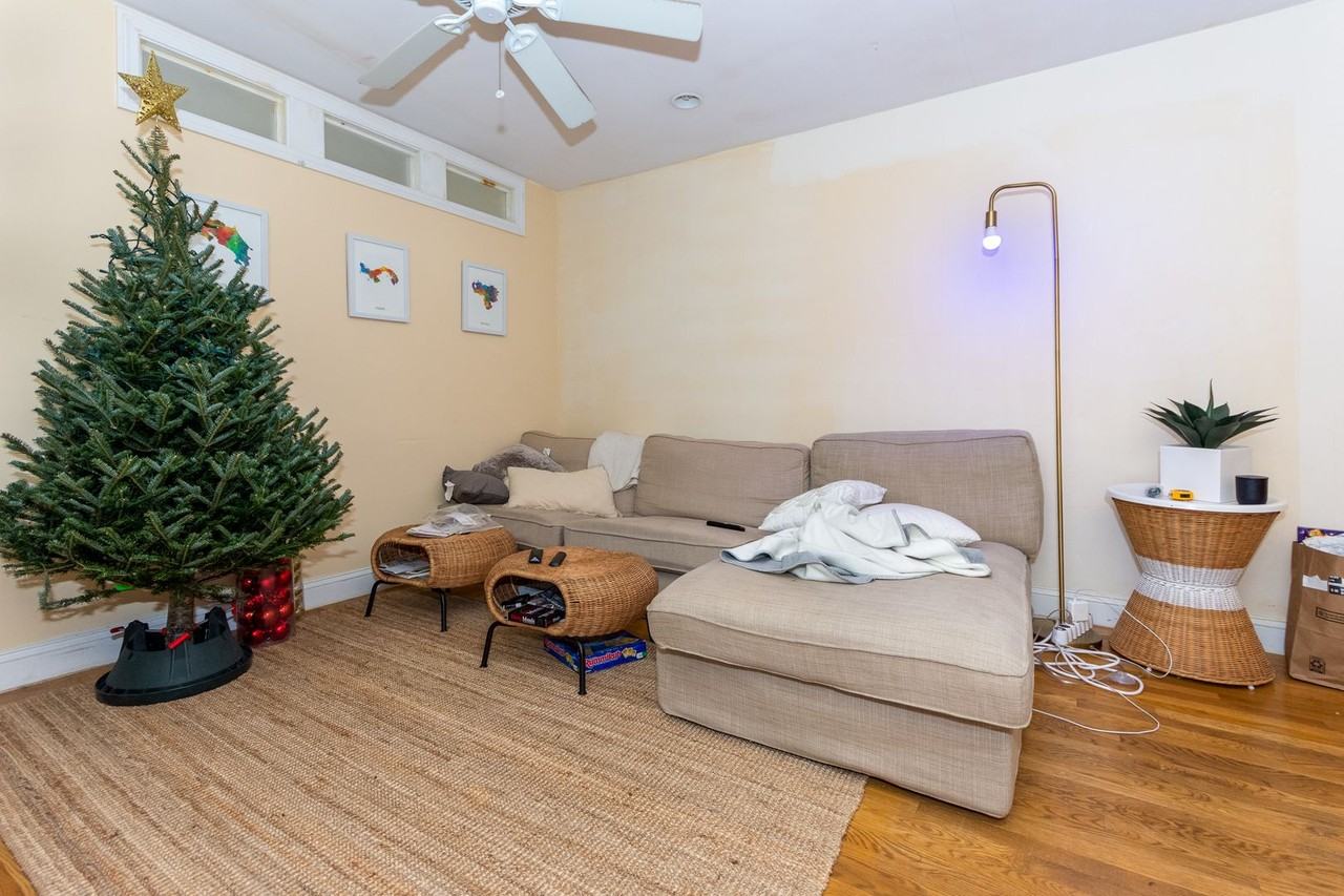 60 Egmont St - Photo 2 of 7