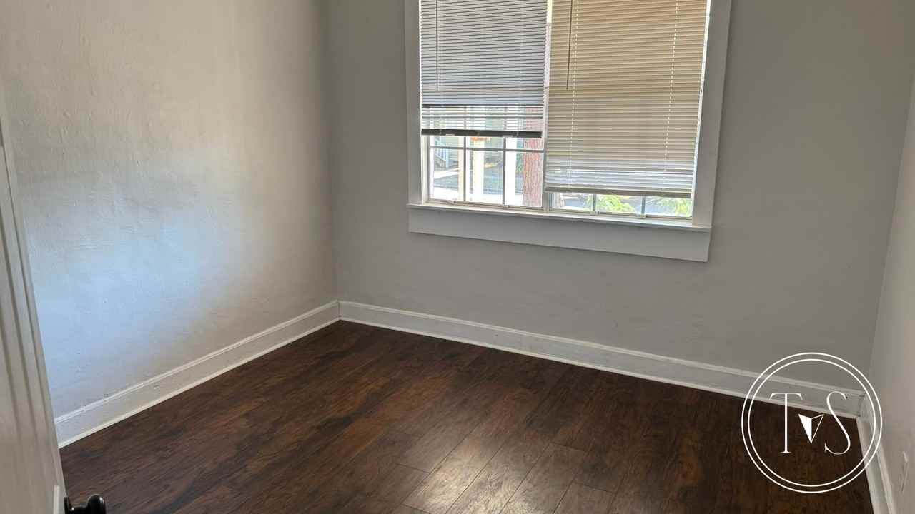 1022 West 41st Street - Photo 3 of 18