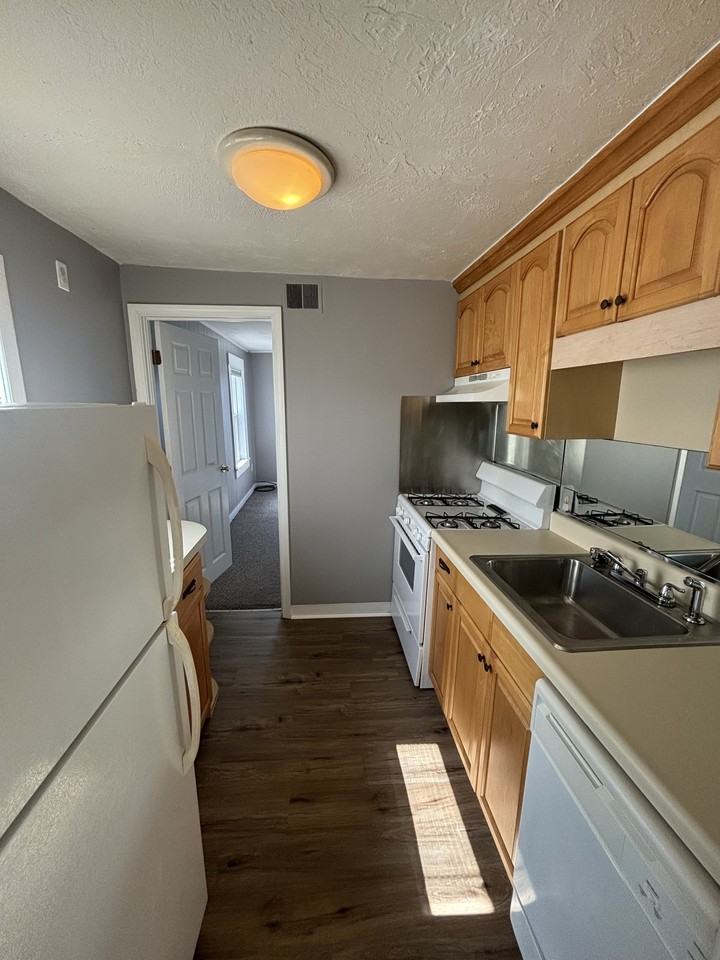 232 Ocean Street, Marshfield - Photo 4 of 17