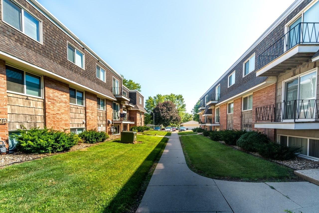 Amber Terrace Apts, Waterloo Rd - Photo 3 of 11