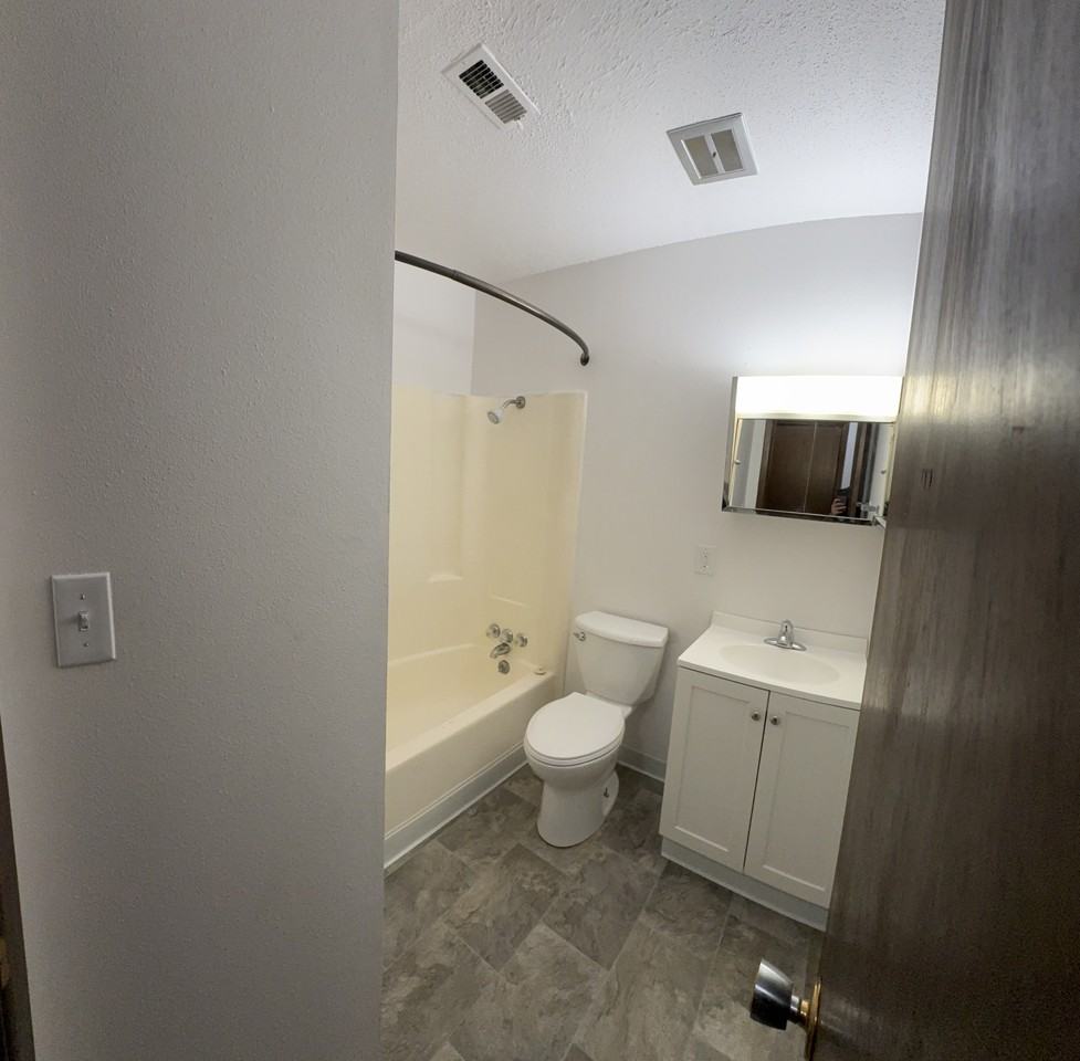 Amber Terrace Apts, Waterloo Rd - Photo 7 of 11