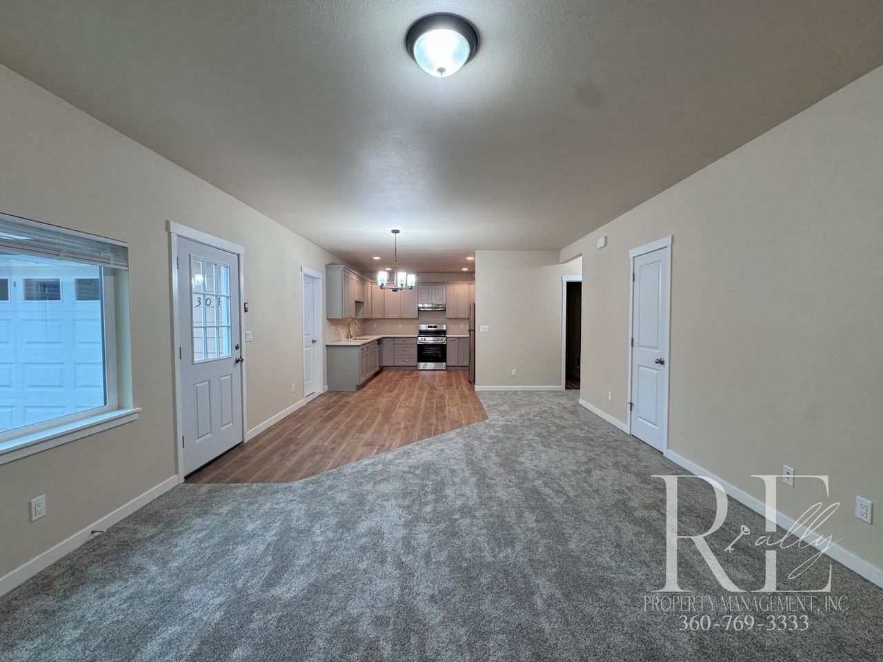 2304 Southeast Lund Avenue - Photo 5 of 15