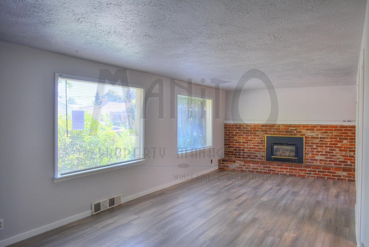 5709 North C Street - Photo 3 of 15