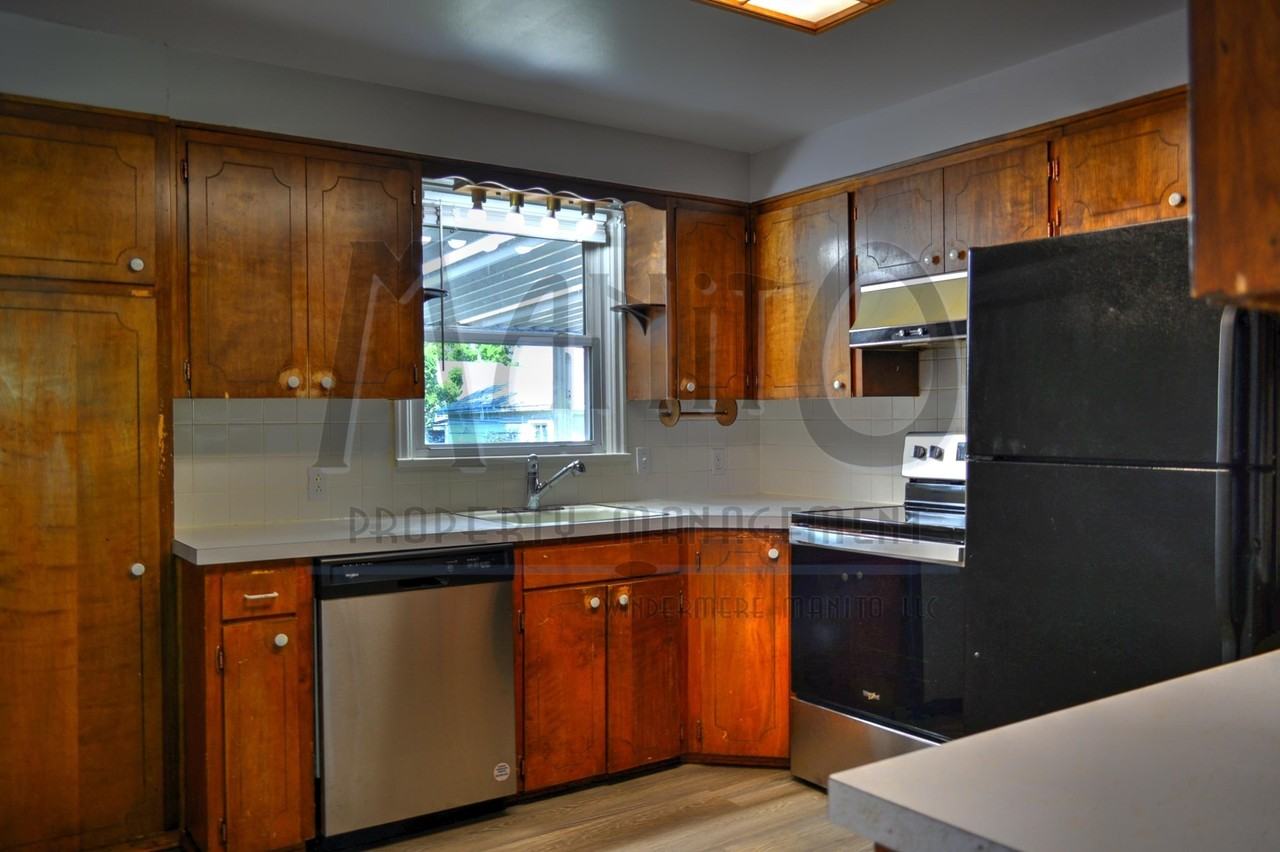 5709 North C Street - Photo 5 of 15