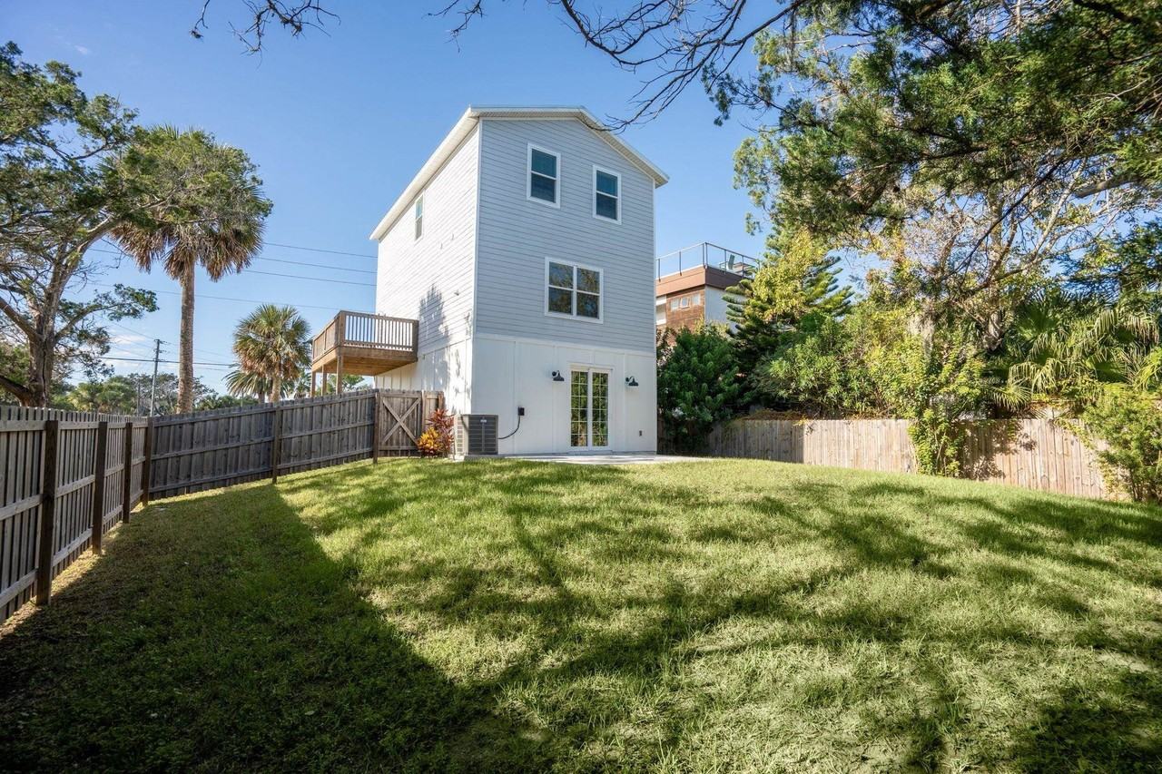 524 Arricola Avenue - Photo 4 of 44