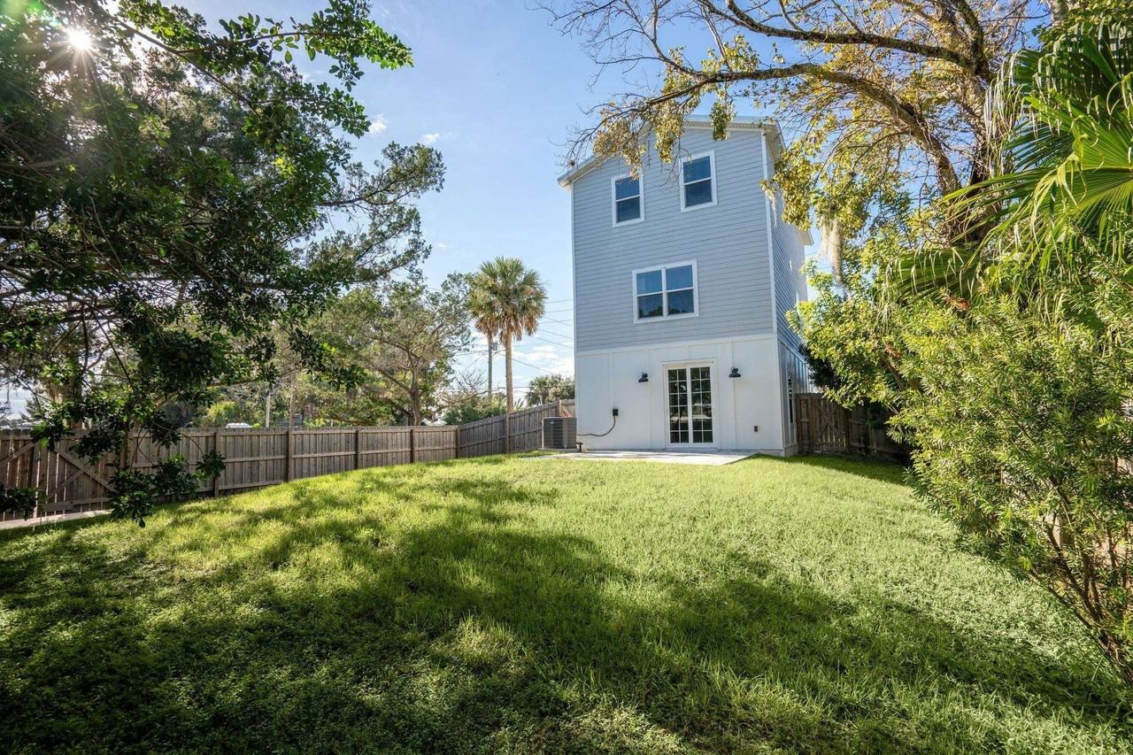 524 Arricola Avenue - Photo 5 of 44