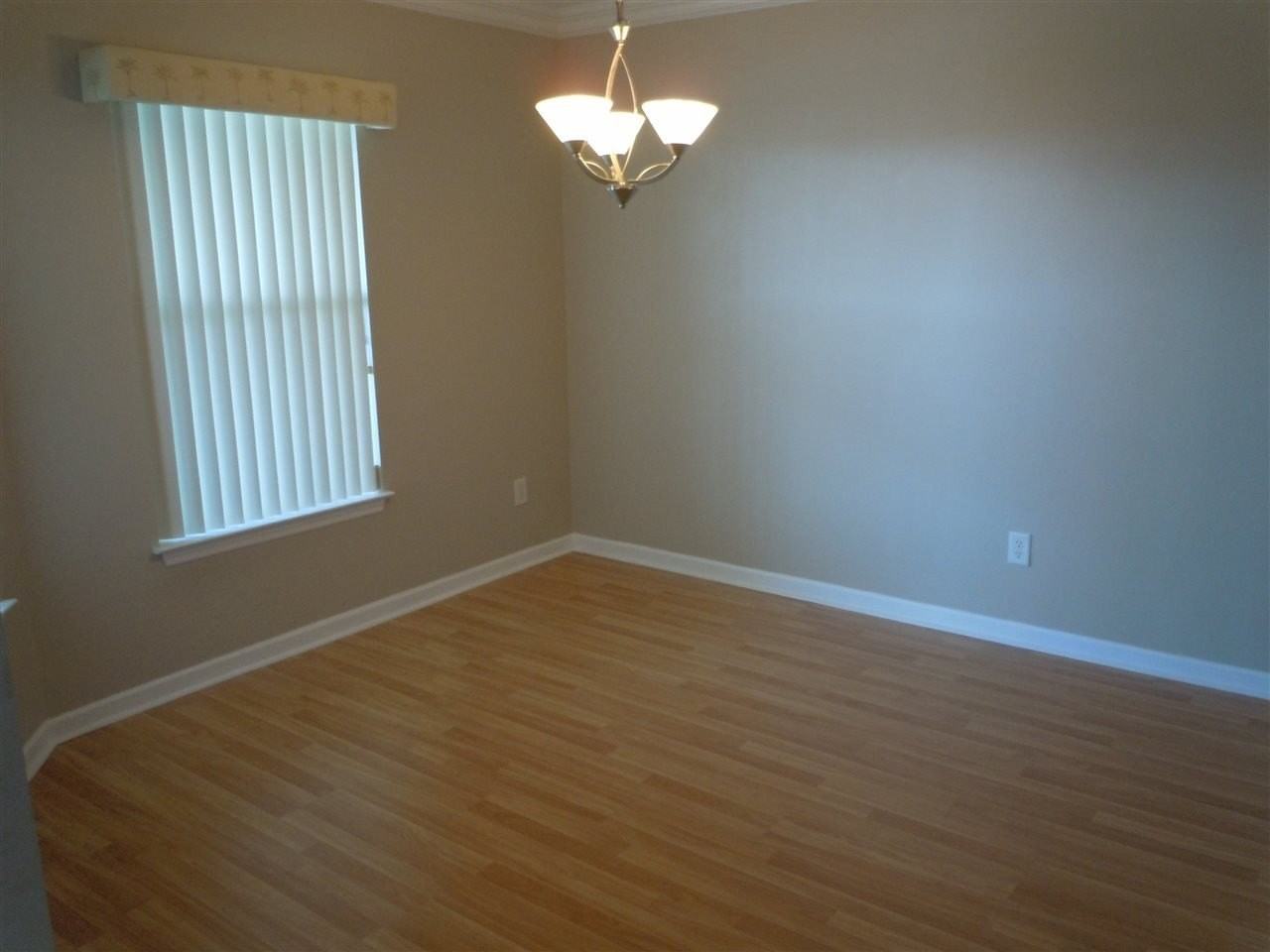 204 16th St - Photo 5 of 21