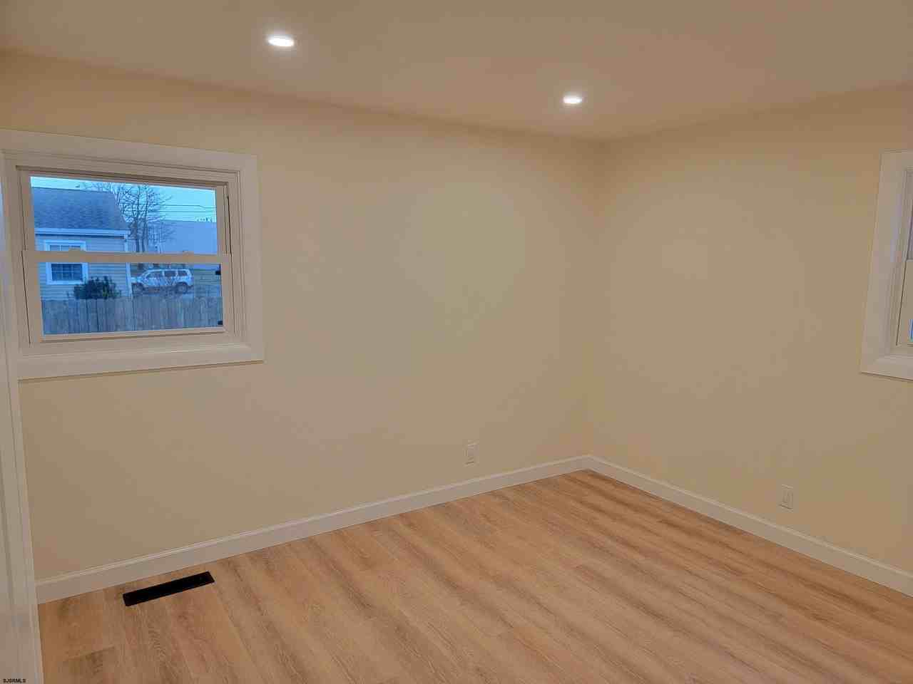 1834 Beach Ave - Photo 6 of 16