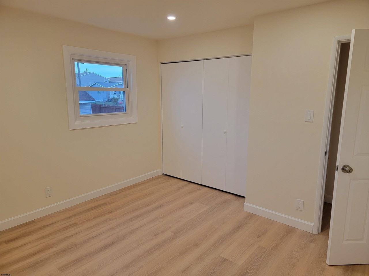 1834 Beach Ave - Photo 7 of 16