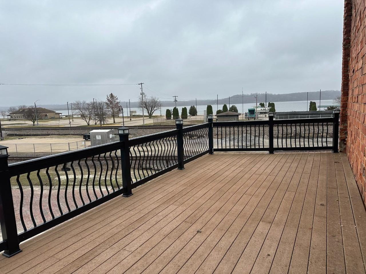 1014 Ave H - Photo 3 of 10