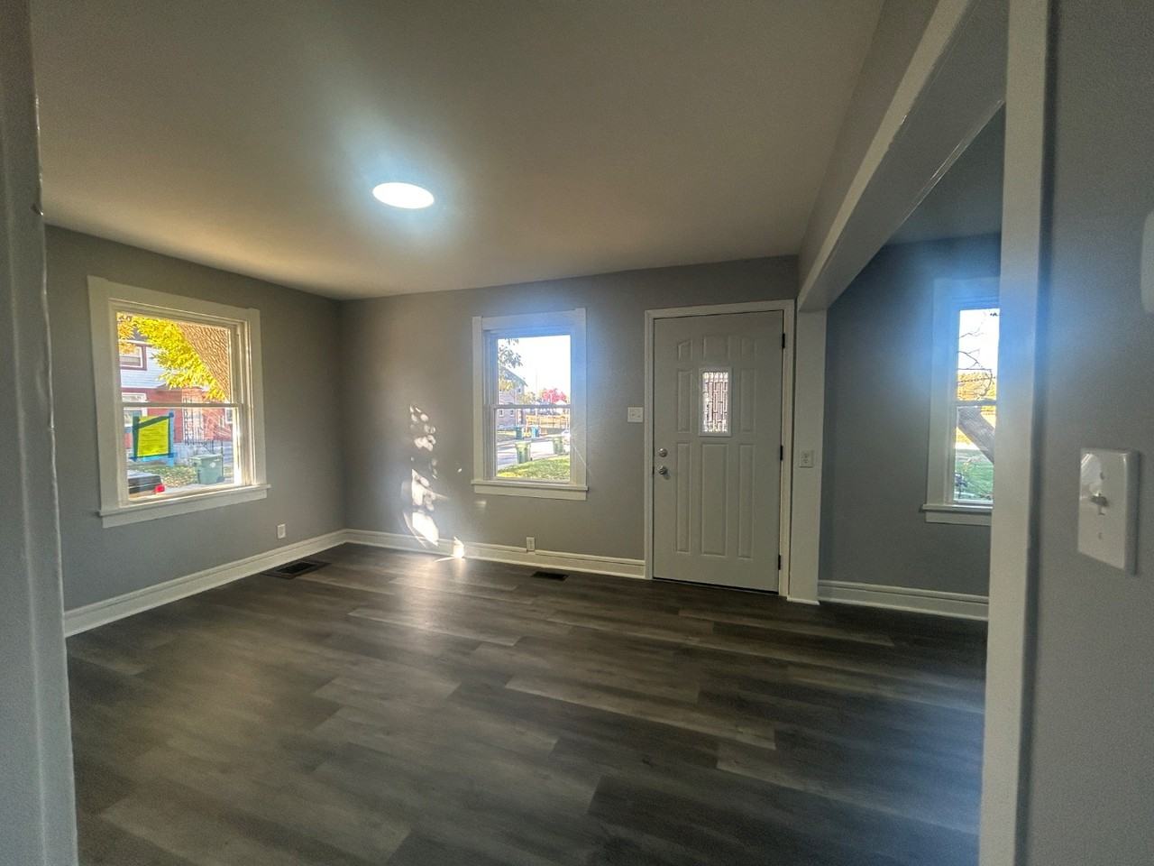 6115 Noble Avenue - Photo 3 of 12