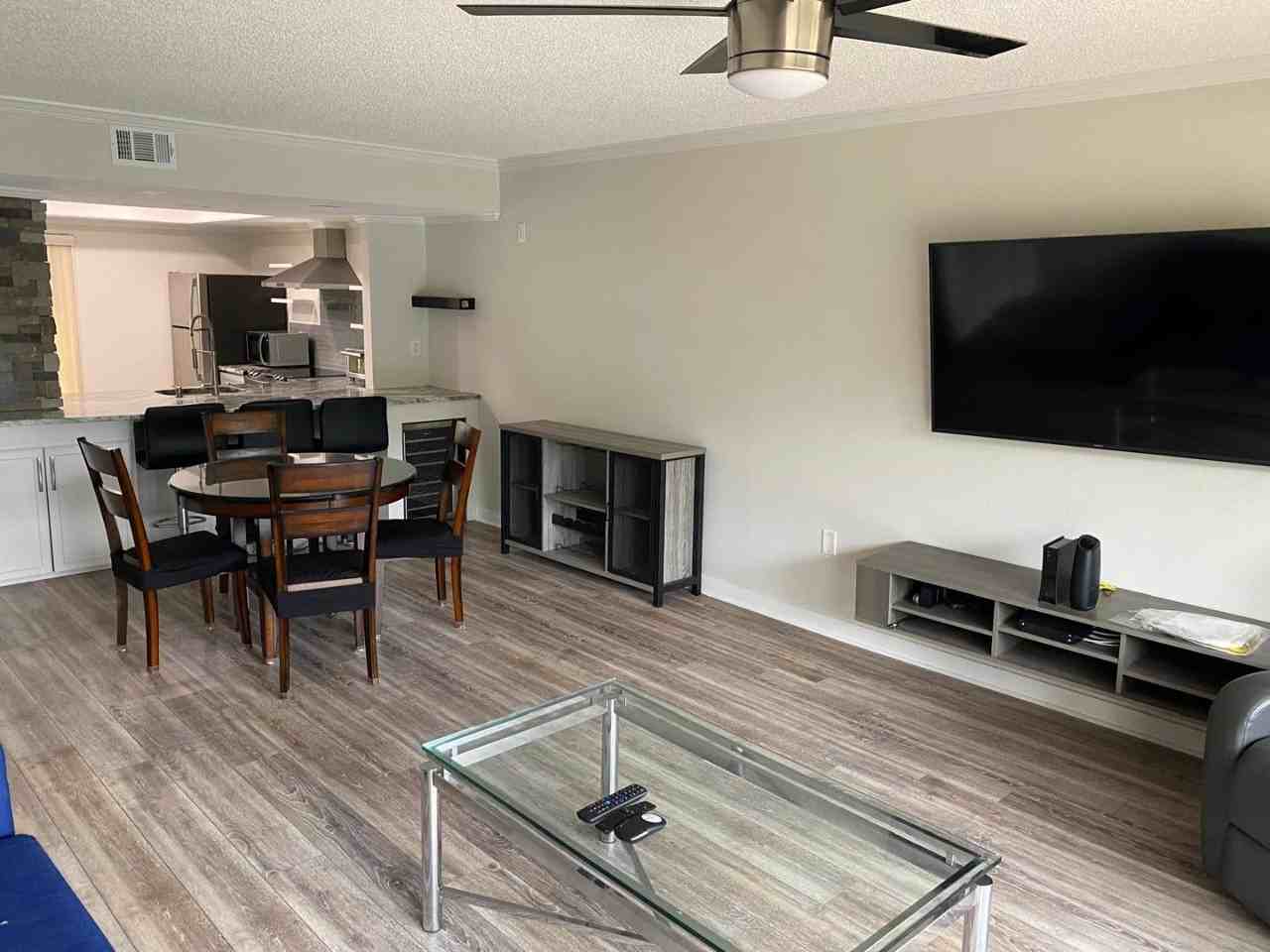 7550 Sunshine Skyway Lane South - Photo 3 of 11