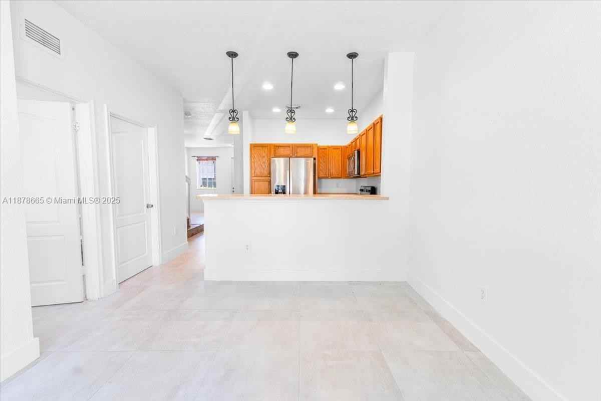 21007 Northwest 14th Place - Photo 4 of 20