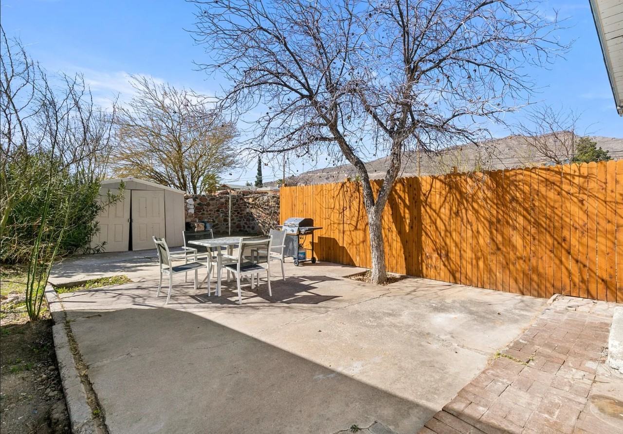 1017 Maple St - Photo 4 of 4