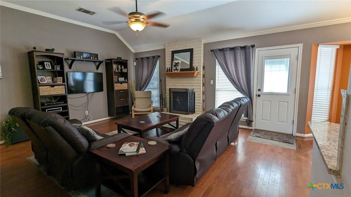 1301 Girard St - Photo 7 of 27