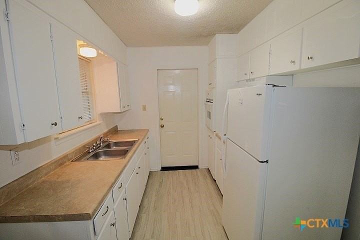 512 Creek St - Photo 4 of 15