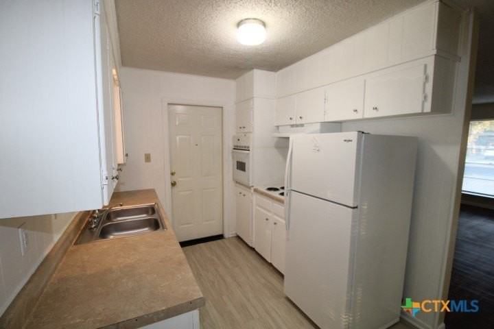 512 Creek St - Photo 5 of 15