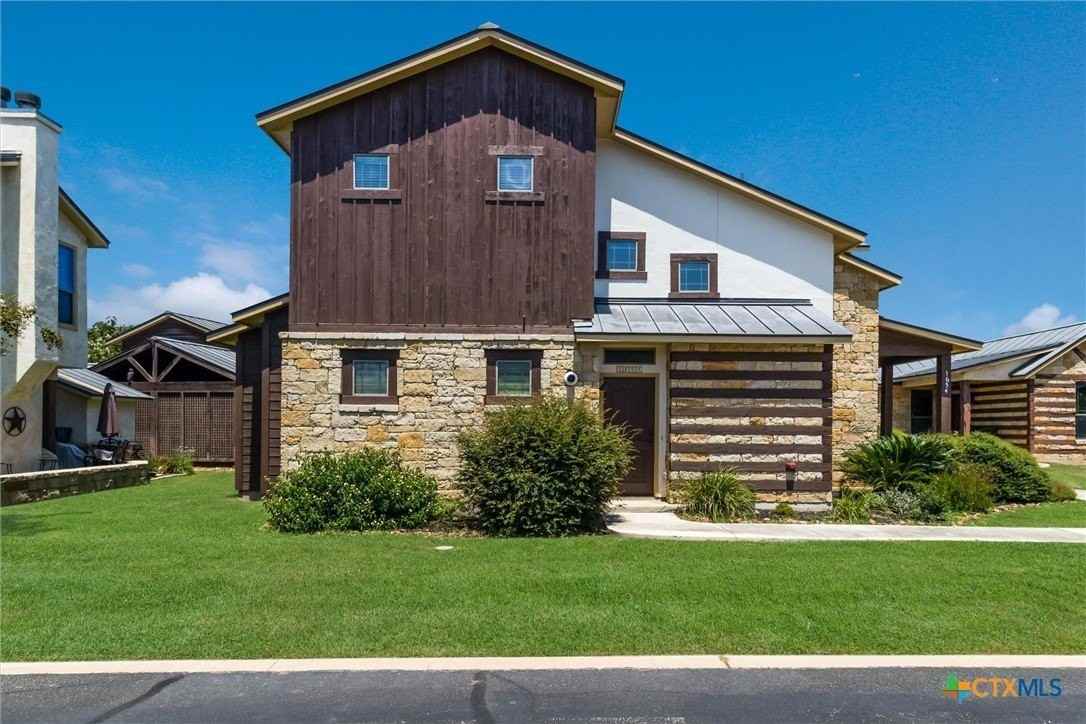 1654 Gruene Vineyard Xing - Photo 2 of 16