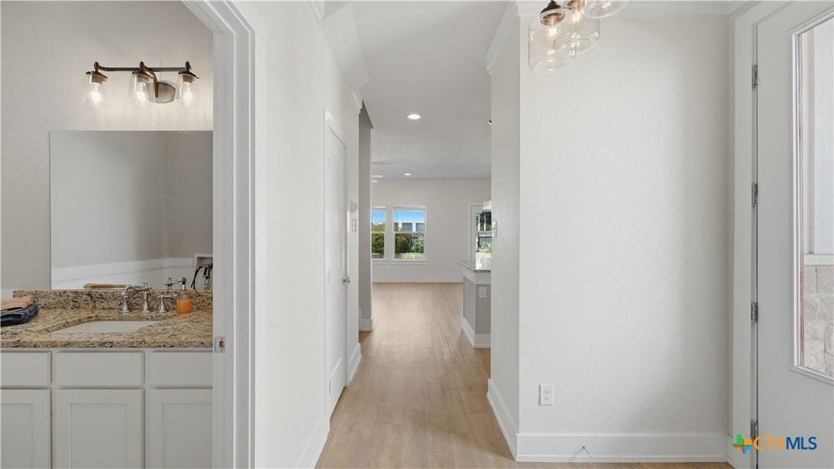 223 Sapphire - Photo 6 of 38